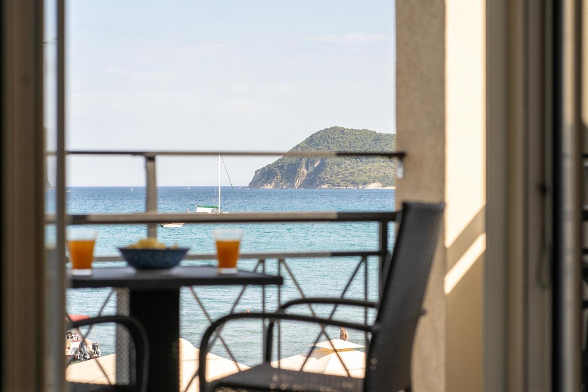 George Beachfront Apartments Lithakia  Quarto foto