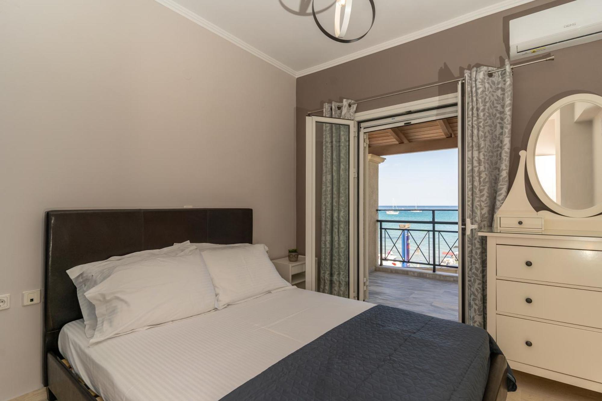 George Beachfront Apartments Lithakia  Exterior foto