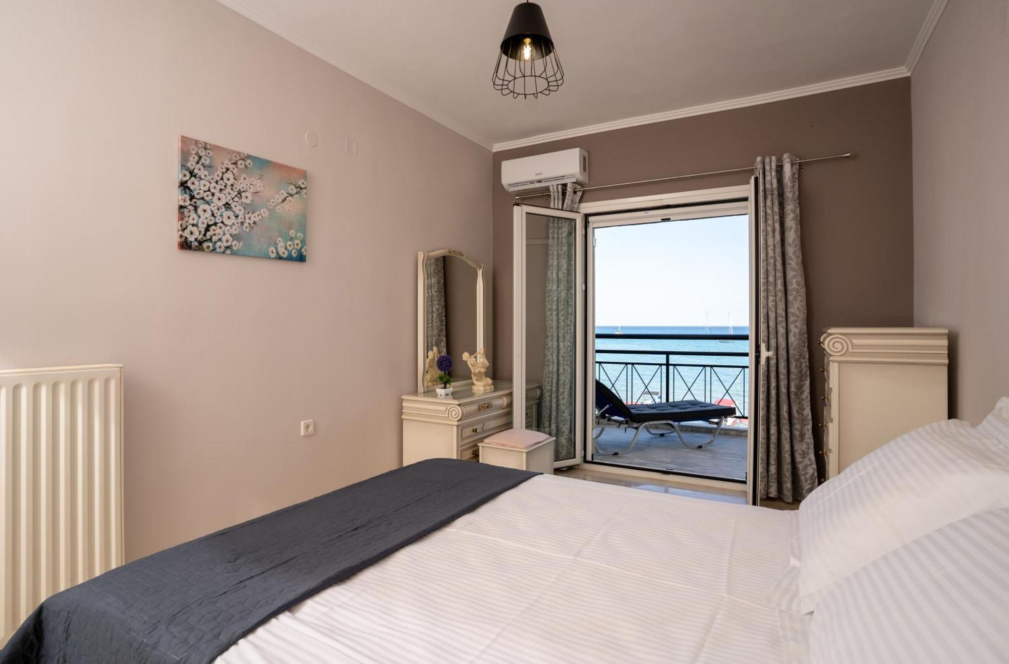 George Beachfront Apartments Lithakia  Exterior foto
